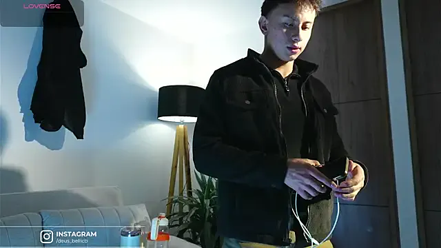 DeusbelliS on StripChat