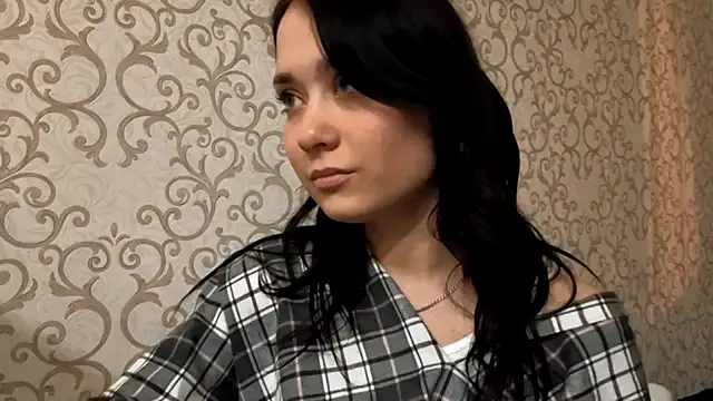 DinahZapalac — Butt slaps make her red