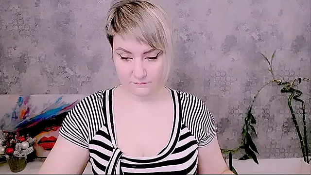 Djullia on StripChat