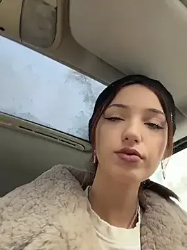 DollyTall on StripChat