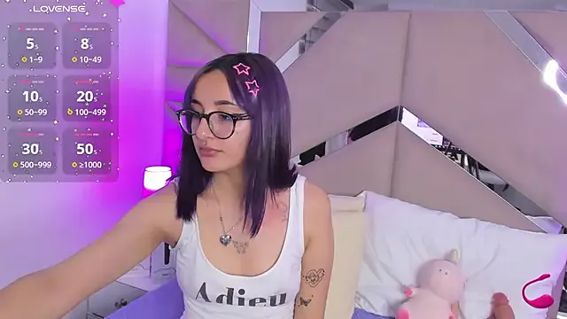 Dreammy_Kitty on StripChat