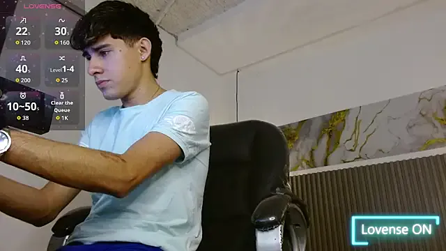 Dyla_n18 on StripChat