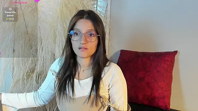 Elecktra_sweet — pinch nipples