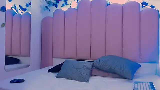 eliana_meaw — Get naked