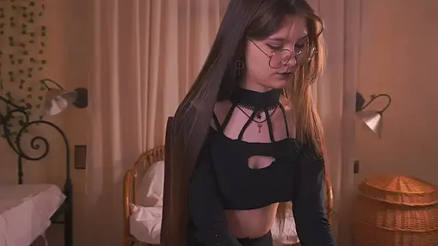 ElinorMullican — sexy lick and bite my lips?