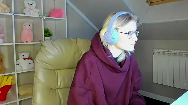 ElizabethHarpper on StripChat