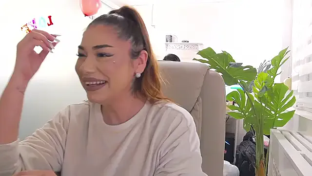 EllaXBella — Naughty tease