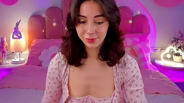 ElsaYoung on StripChat