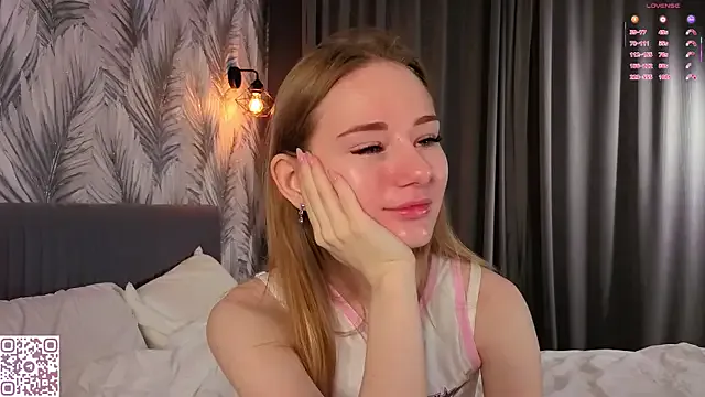 ElvinaRose on StripChat