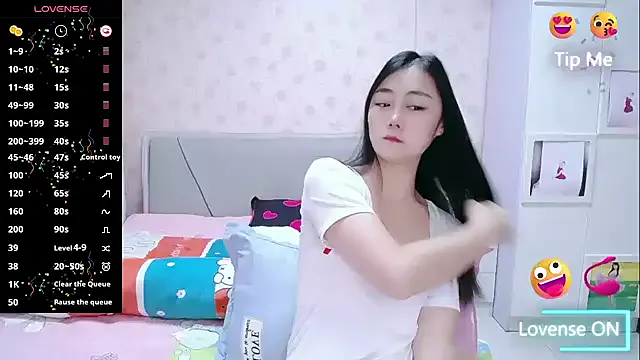 Elvira_baby on StripChat