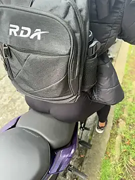 Ema_Rose_ — Show tits in public 