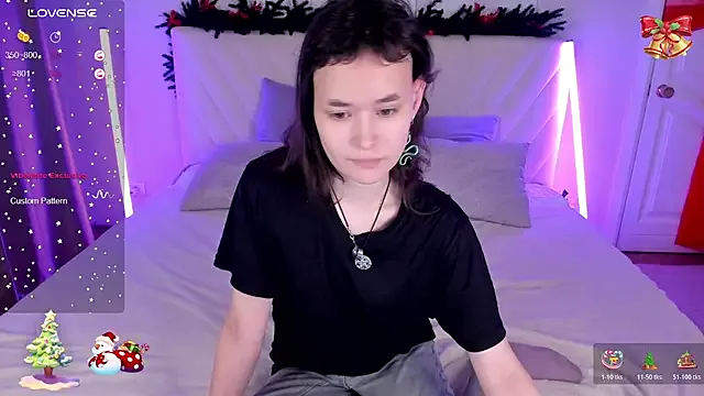 Emily_Strikeee on StripChat