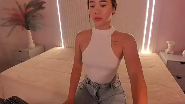 EmilyEvans7 on StripChat