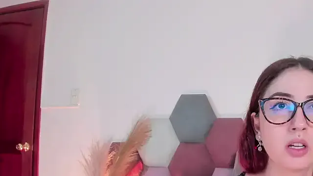 Emilywatsonn on StripChat