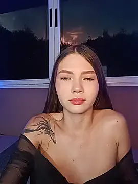 EmmaJhoons on StripChat