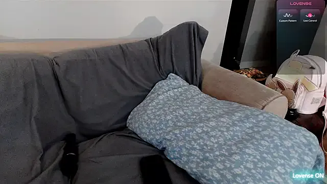 EmoDream1998 on StripChat