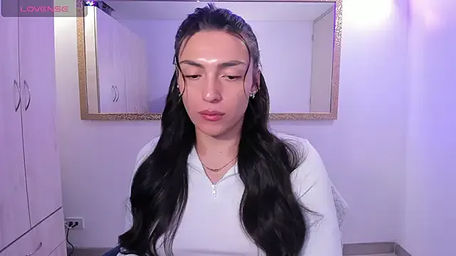 EricaVanderhill — Hi guys make me Cum