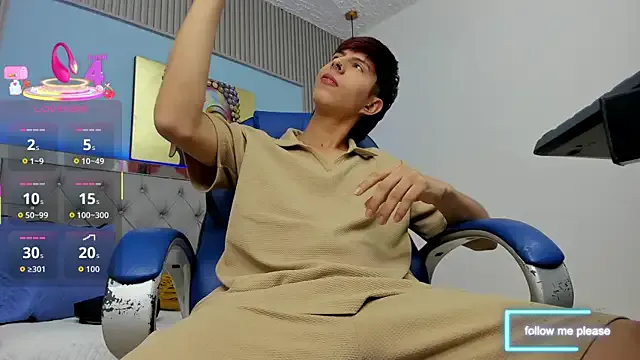 Estiv18_ on StripChat