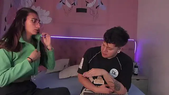 Ethan_N_Abby on StripChat