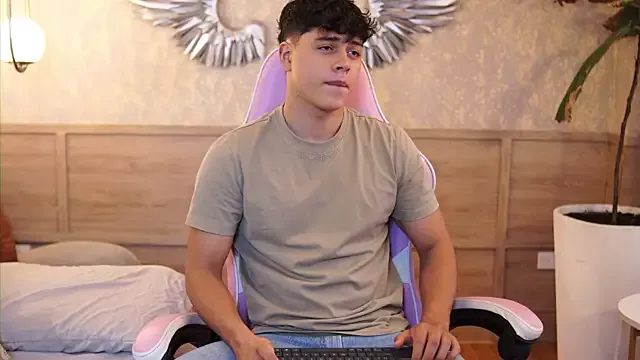 Ethan_occonor on StripChat