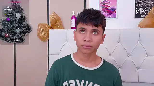 Ethan_Westt on StripChat