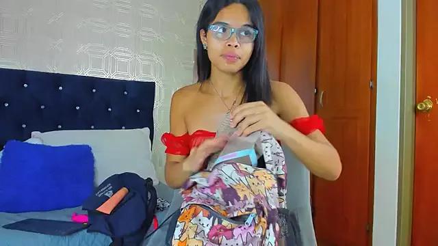 evelyn_wine on StripChat 