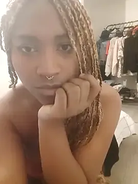 EvonyFoxxx on StripChat