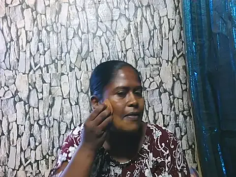 Exotic_indian95 on StripChat