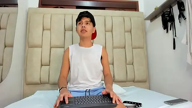 Felipe_Cold on StripChat