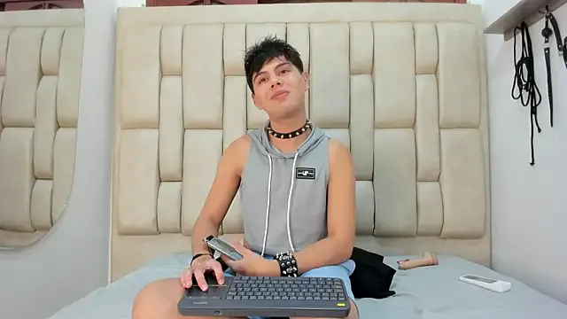 Felipe_Cold on StripChat