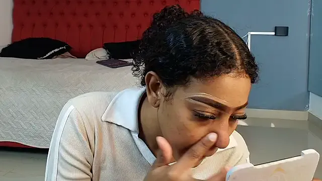 flavia_cruz — OILY ASS