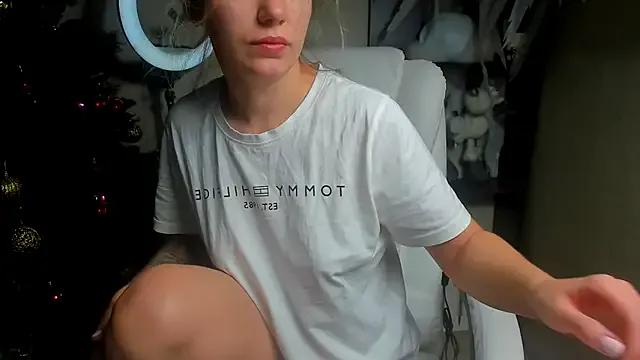 foxy_blond on StripChat