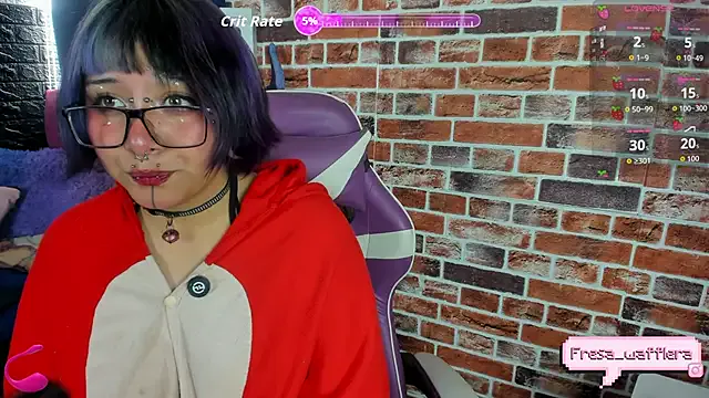 fresa_Wafflera — play with glass toy in asss ()