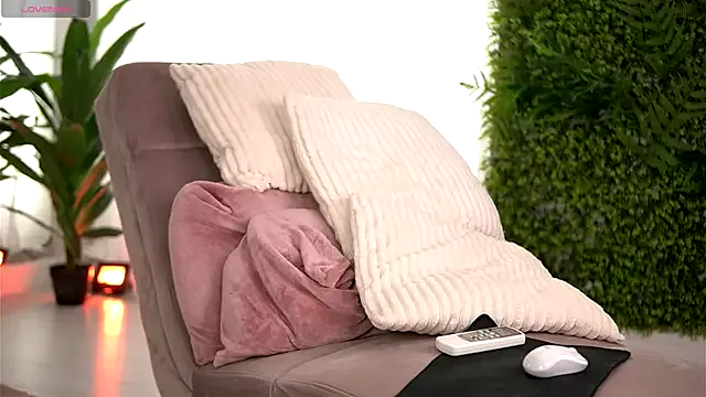 FreyaHeart on StripChat