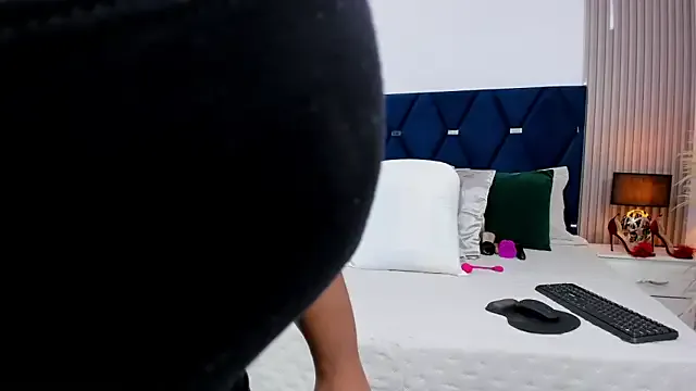 gabytyara2 — BOUNCE ASS -DOGGY