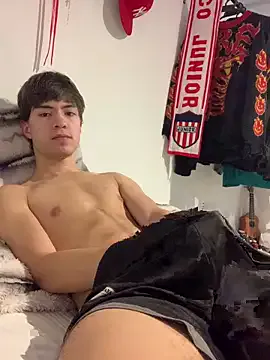 Gato_Gatito on StripChat