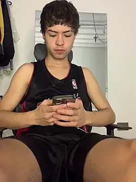 Gato_Gatito — Cum!