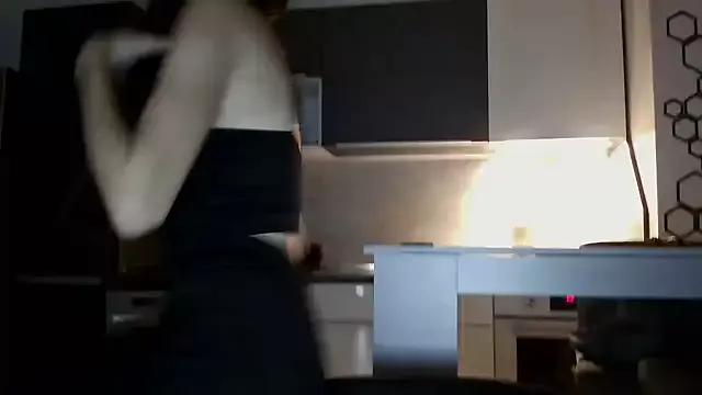 StripChat gglingeriee is Freechat gglingeriee — 150tkns = 1 hour lesbian/couple porn