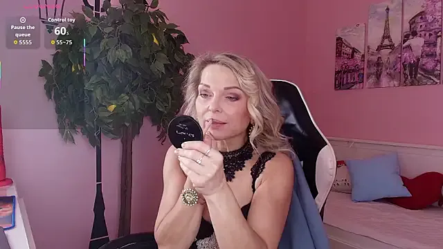 Gloria_Lovely — Sensual and hot dance