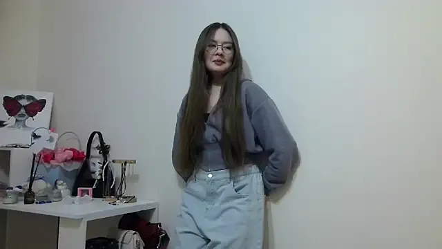 GloriaWalkerJr — Flash boobs naked close cam