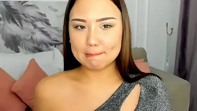 GlowMe — The bikini show