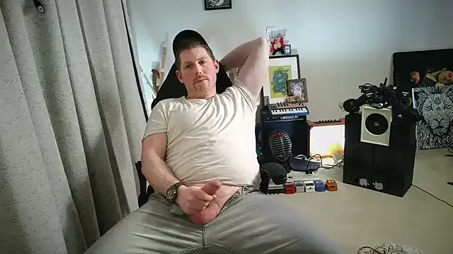God_Of_ThundeRR on StripChat
