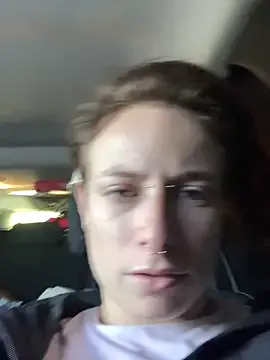 GoldenPussy1329 on StripChat