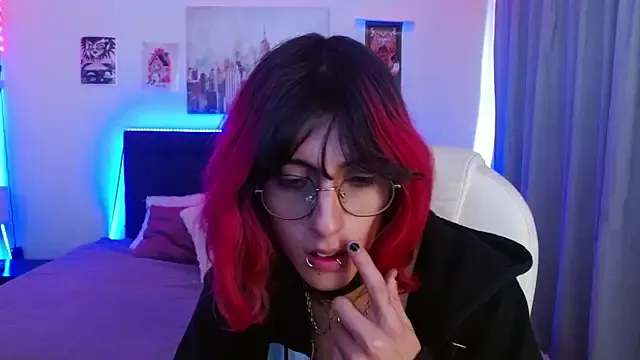 goth_minerva on StripChat