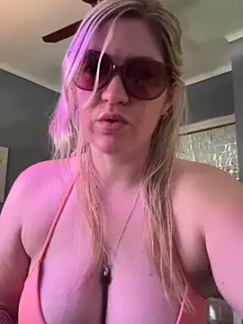 Granlady7 on StripChat
