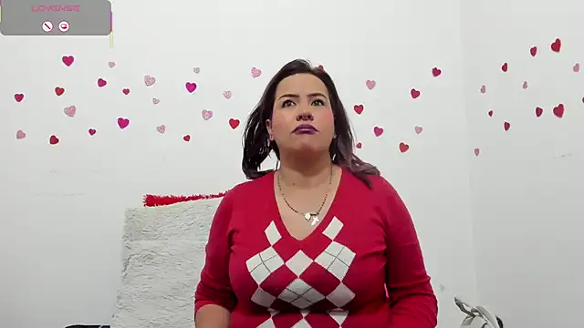 hazel_34 on StripChat