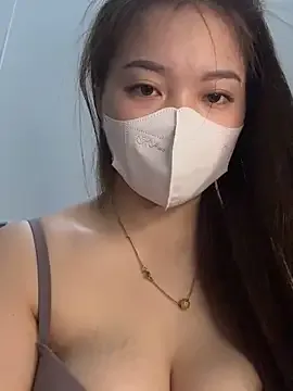 helo-kitty on StripChat