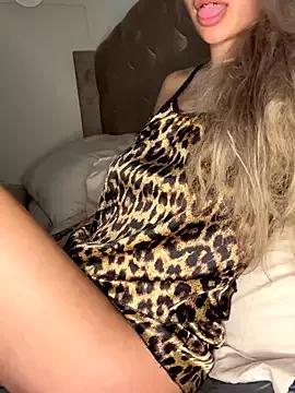 StripChat Honeyyyxo is Freechat Honeyyyxo — Bum flash