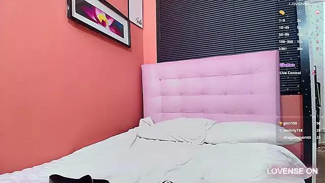 Private hornybarelylegalgirl on StripChat