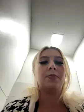 hotamanda01 on StripChat